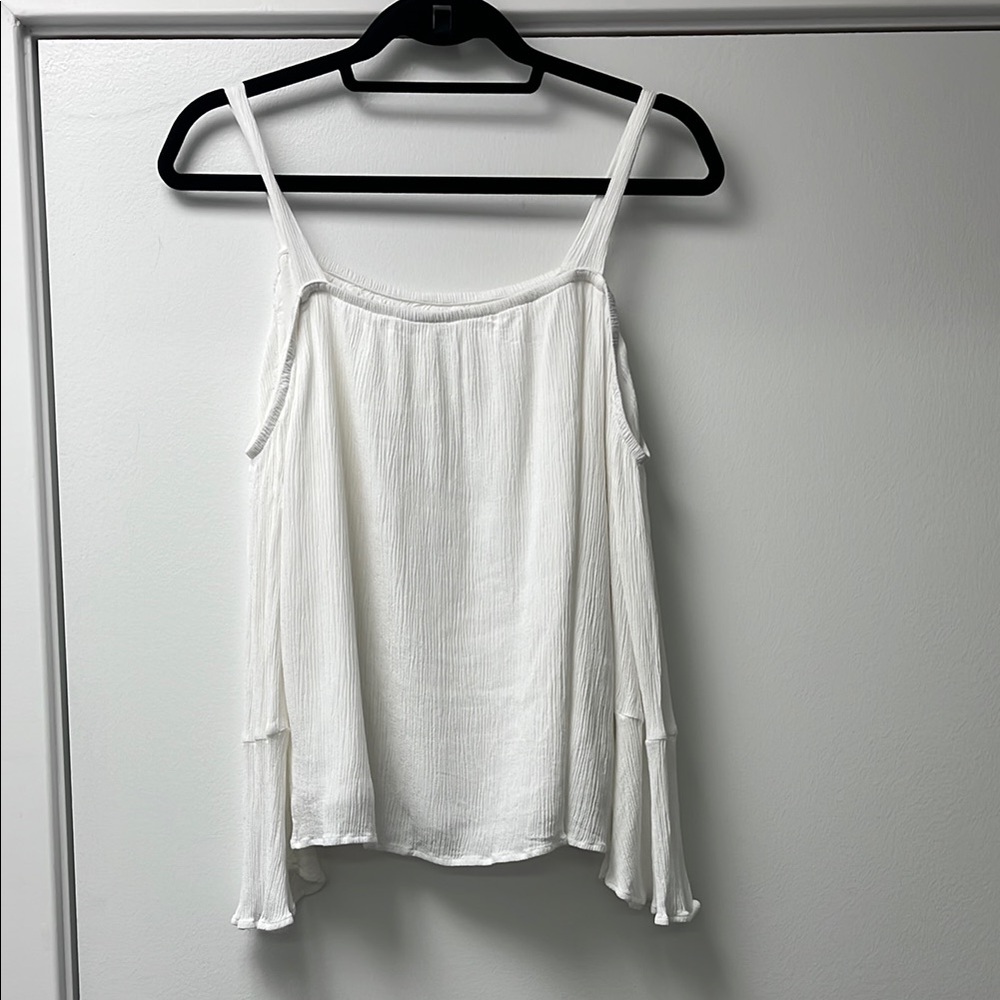 Tart Women’s cold shoulder crepe material White blouse size large
